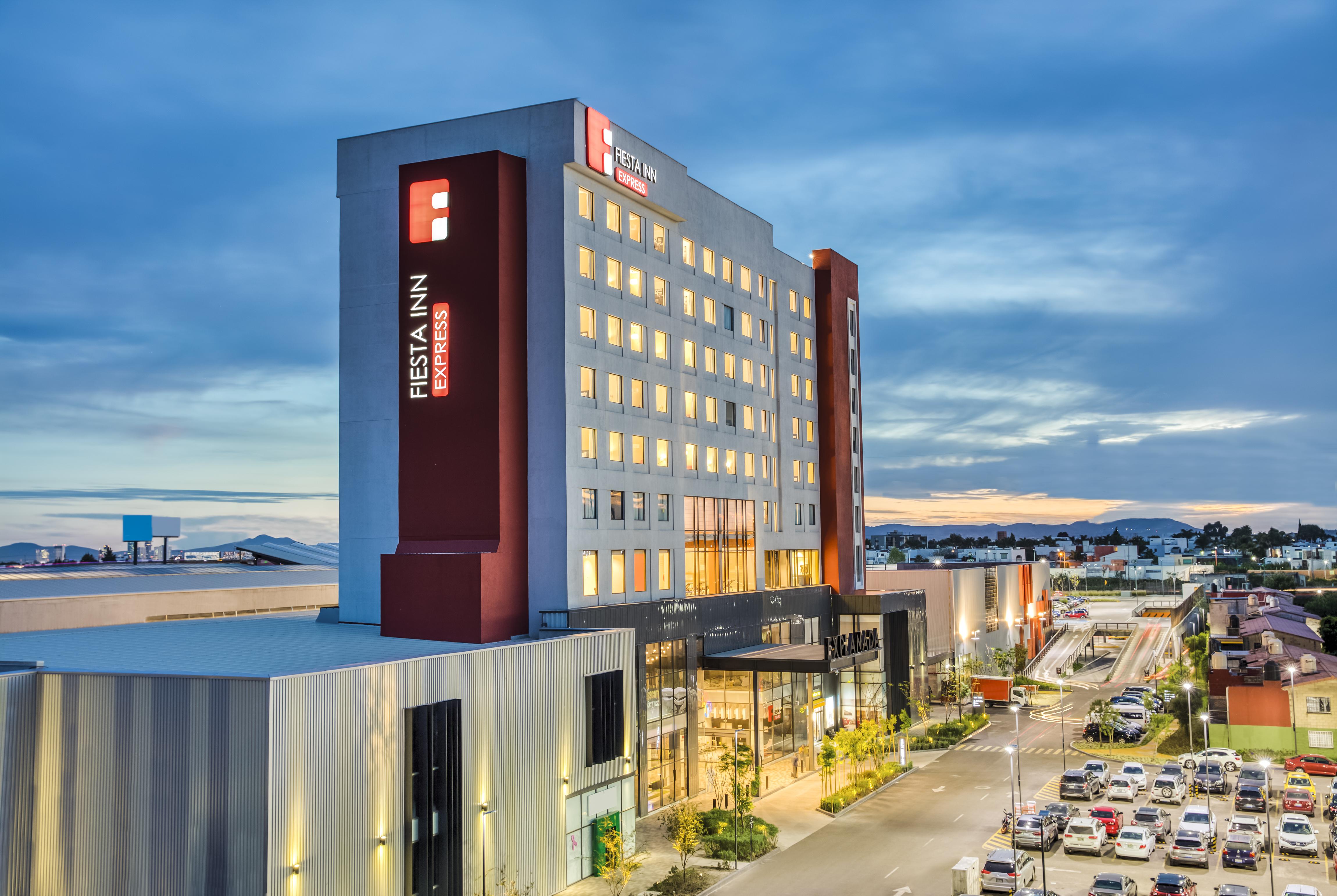 Fiesta Inn Express Puebla Explanada 外观 照片