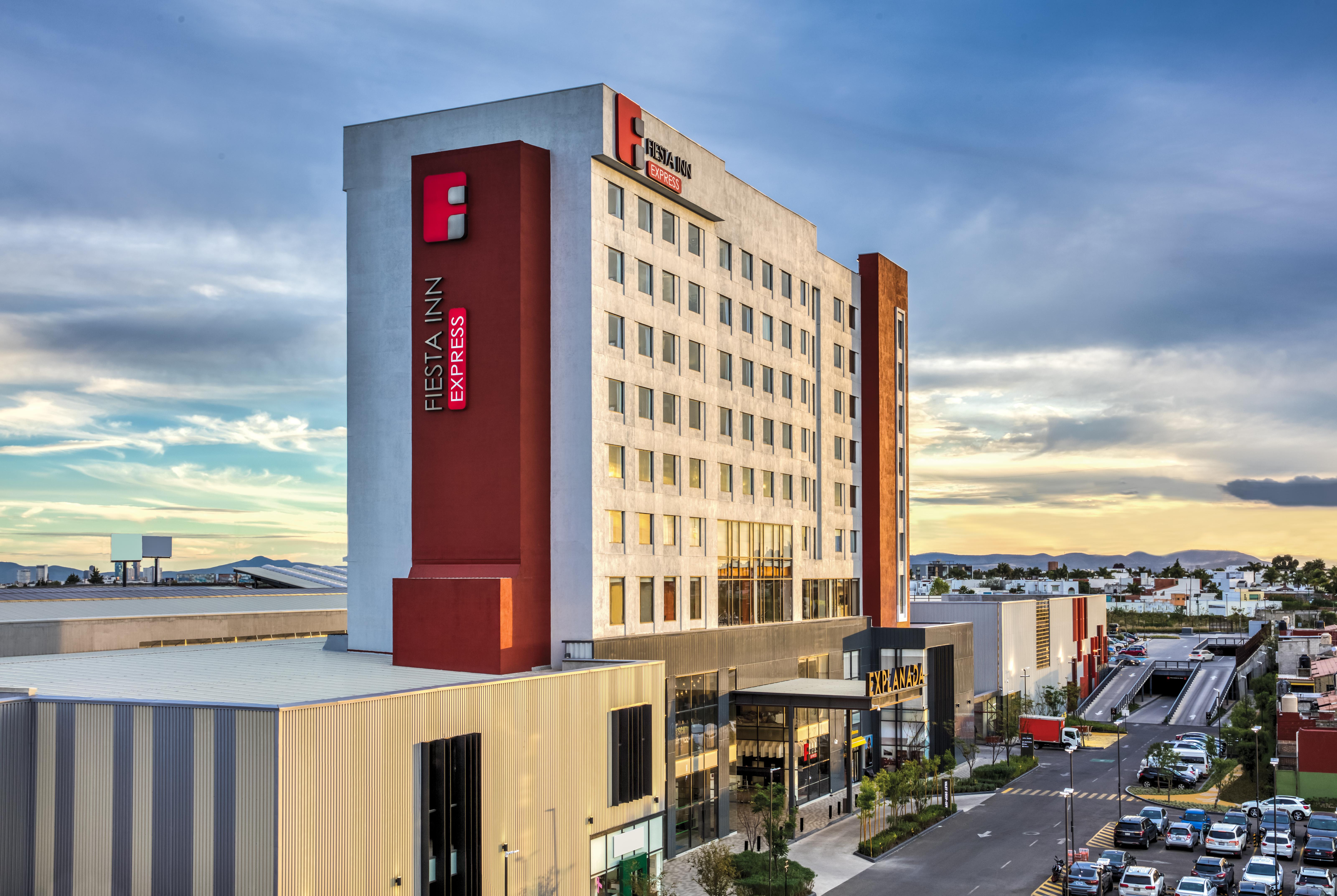 Fiesta Inn Express Puebla Explanada 外观 照片