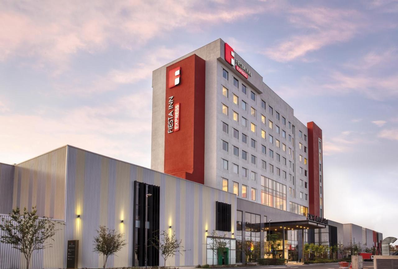 Fiesta Inn Express Puebla Explanada 外观 照片